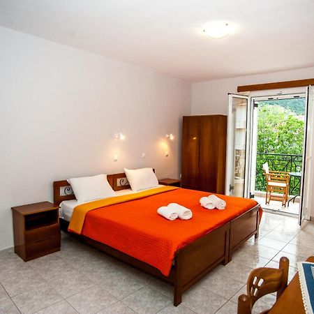 Captain Georgio Apartments Poros  Exterior foto